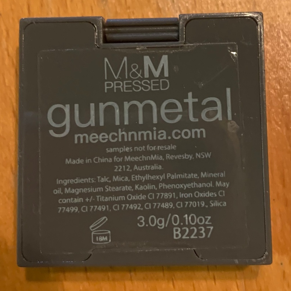 ❌SOLD❌ ✨5XHP✨ 🌻 2/$10 MEECH N MIA  Eyeshadow in Gunmetal - Picture 3 of 4
